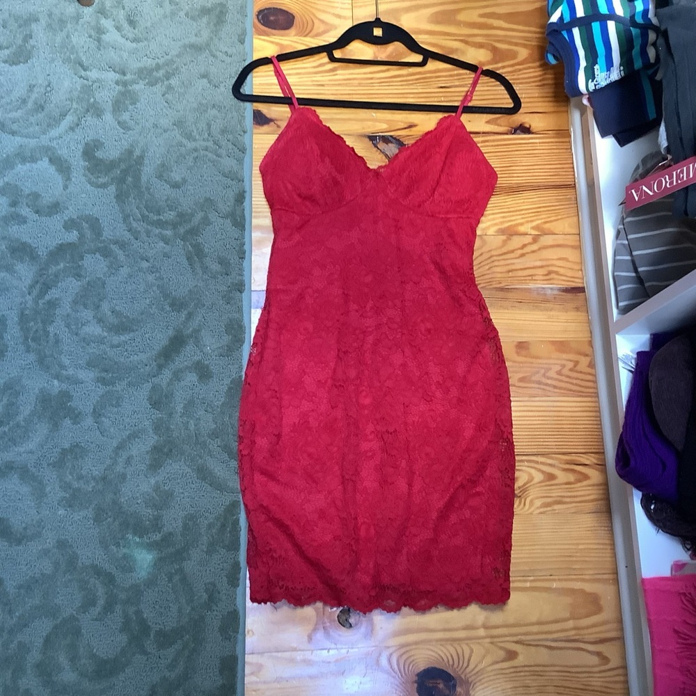 (Bin 6) Red lace body con v-neck mini dress- see measurements